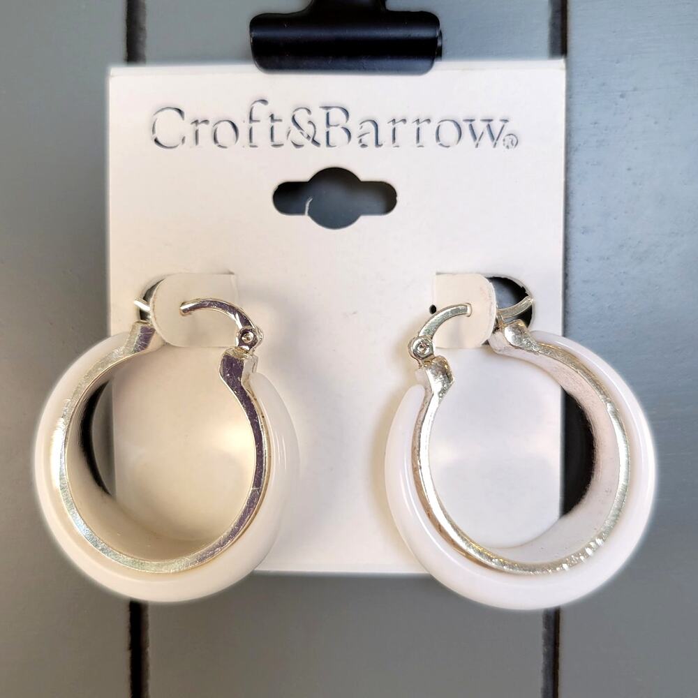 Croft & Barrow White Silver Hoop Earrings Pierced 1.43in Resin Metal, Gift Bag